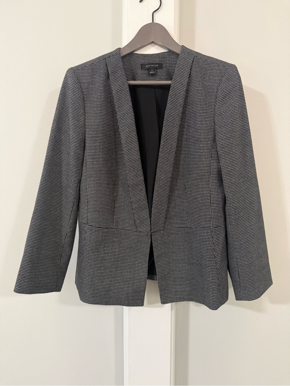 Ann Taylor Black and White Houndstooth Open-Front Blazer